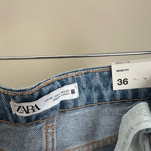 Women’s Zara Mom Fit Jeans - Picture 2 of 4